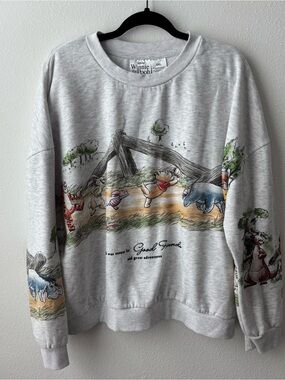 Winnie the Pooh Gray Graphic Sweatshirt - Classic Character Crewneck